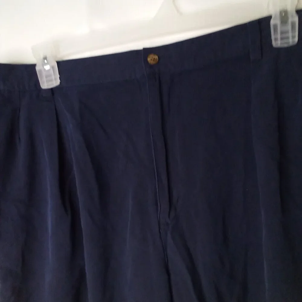 Tommy Bahama Shorts Men 42 100% Silk Pleated Casual Blue